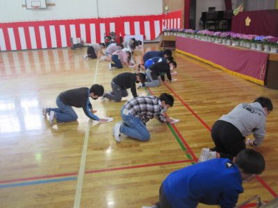 ４月６日（水）　6年生　入学式準備