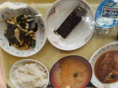 大貫　２日目の朝食（あこうだいの煮魚）