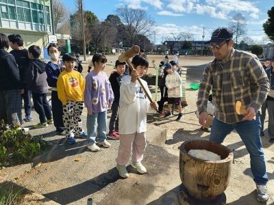 しめ縄づくりとおもちつき　　１２月２９日（月）エコクラブ