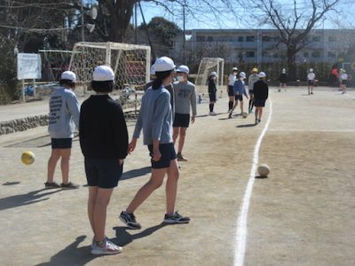 6年生　体育　サッカー