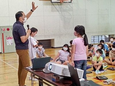 4年生2学期総合「わたしたちの未来とロボット」　埼玉大学野村先生来校　9月8日