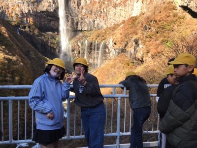 6年生　修学旅行　華厳の滝