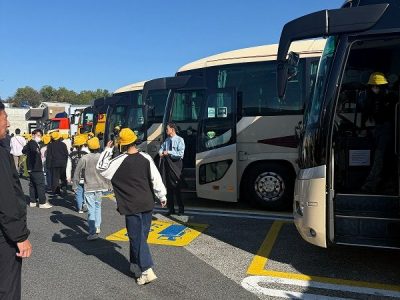 ６年生　佐野SA休憩所にはいりました。９時４０分